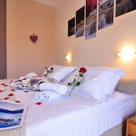 Rolandos Apartments Agios Gordios  Eksteriør billede