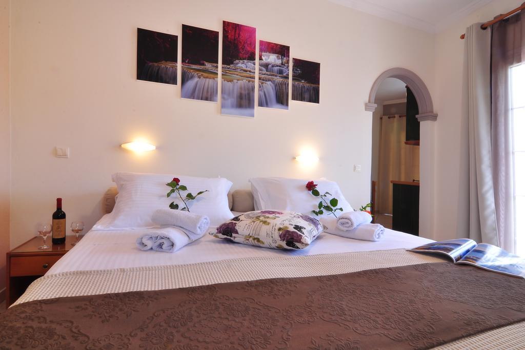 Rolandos Apartments Agios Gordios  Eksteriør billede