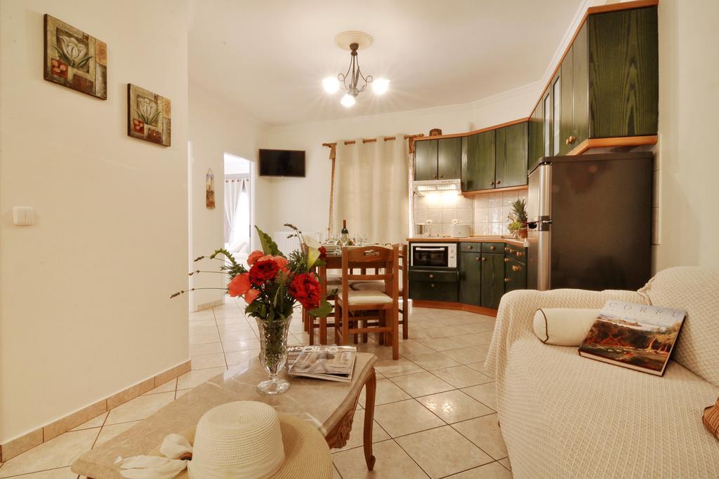 Rolandos Apartments Agios Gordios  Eksteriør billede