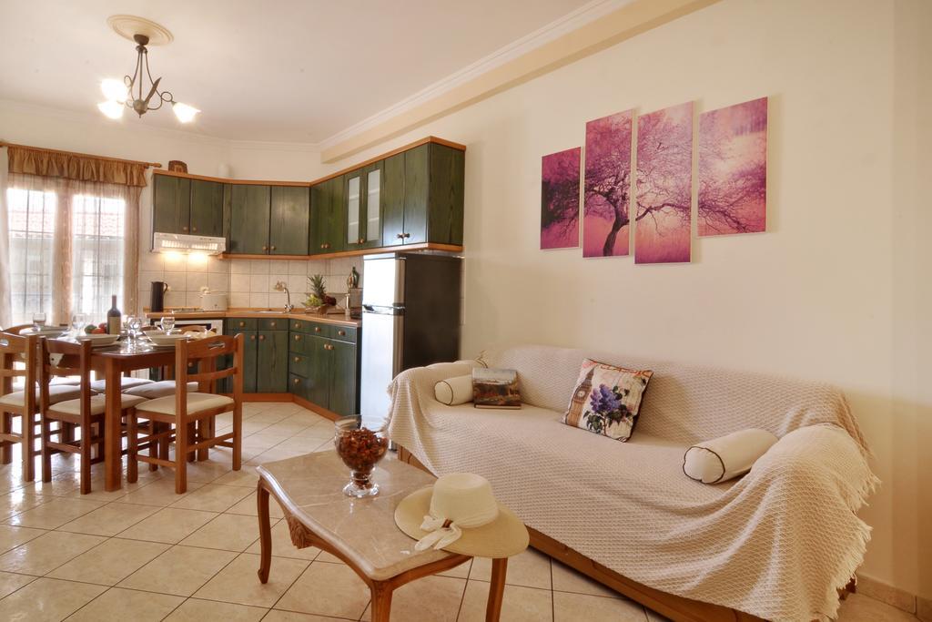 Rolandos Apartments Agios Gordios  Eksteriør billede